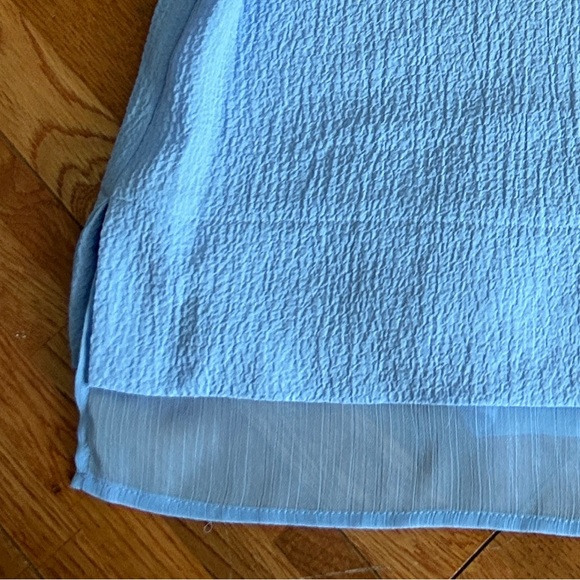 DKNY cut out short sleeve top layers - Picture 3 of 3